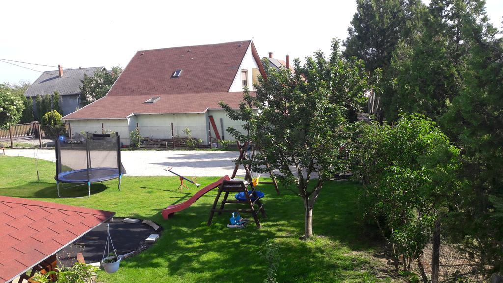 Szaloky Apartmanhaz Gyenesdias Exterior photo