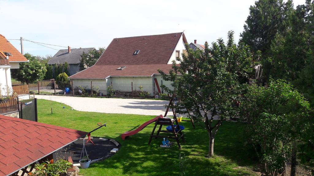 Szaloky Apartmanhaz Gyenesdias Exterior photo