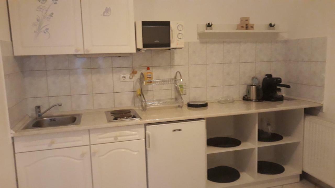 Szaloky Apartmanhaz Gyenesdias Exterior photo